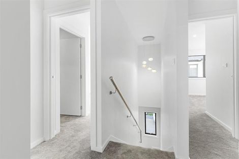 Photo of property in 8/25 Swanson Road, Henderson, Auckland, 0610