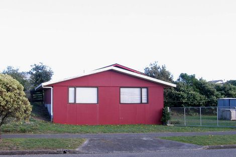 Photo of property in 2 Hastings Street, Waikanae Beach, Waikanae, 5036