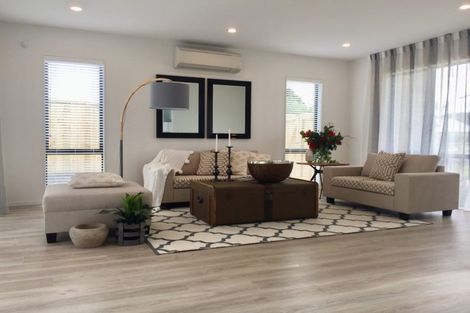 Photo of property in 117 Karepiro Drive, Stanmore Bay, Whangaparaoa, 0932