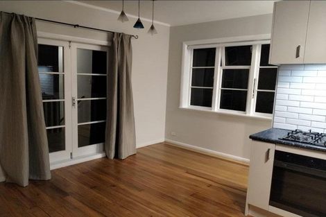 Photo of property in 10 Symonds Street, Onehunga, Auckland, 1061