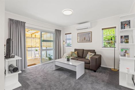 Photo of property in 2/13 Salisbury Road, Birkdale, Auckland, 0626