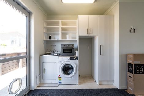 Photo of property in 38 Severn Street, Green Island, Dunedin, 9018