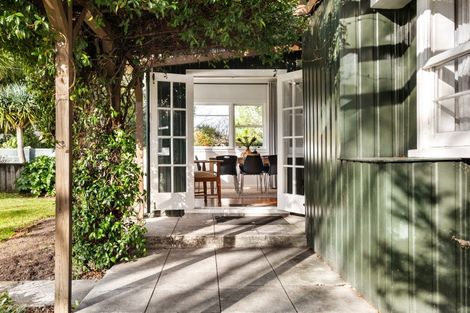 Photo of property in 21 Tukura Road, Inner Kaiti, Gisborne, 4010