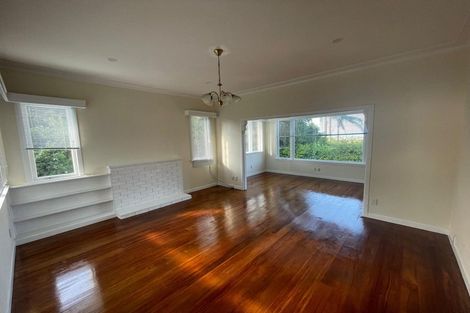Photo of property in 141 Glenfield Road, Hillcrest, Auckland, 0626