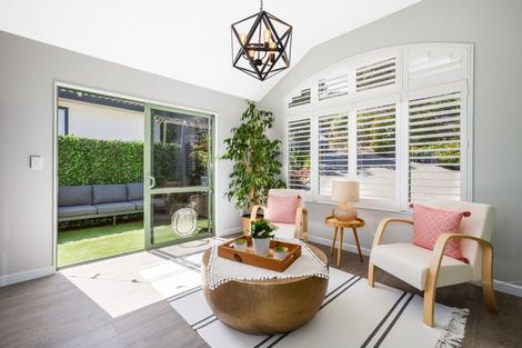 Photo of property in 56 Kakariki Grove, Waikanae, 5036