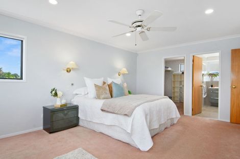 Photo of property in 8 Ferntree Terrace, West Harbour, Auckland, 0618