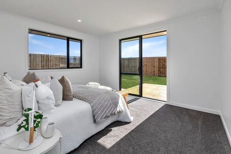 Photo of property in 55 Te Taniwha Road, One Tree Point, 0118