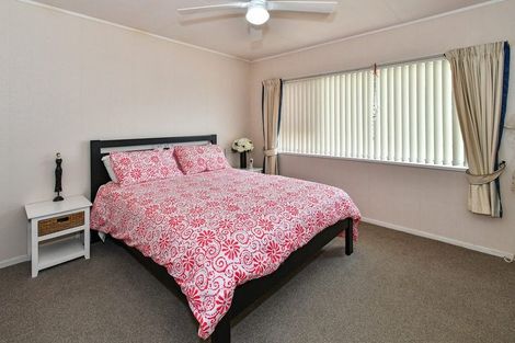 Photo of property in 3/50 Kenderdine Road, Papatoetoe, Auckland, 2025