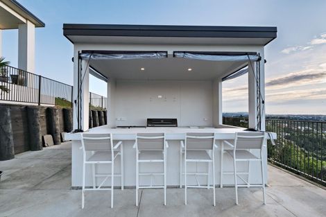 Photo of property in 42 Oceana Drive, Welcome Bay, Tauranga, 3175