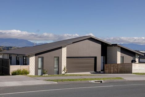 Photo of property in 14 Ridge Drive, Omokoroa, 3114