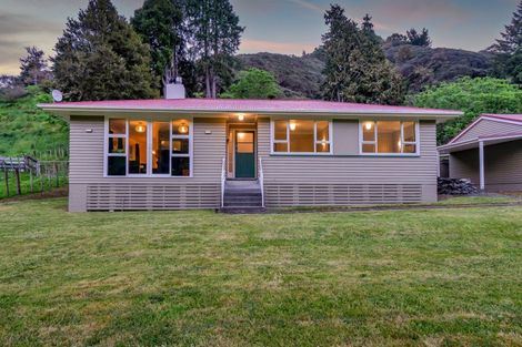 Photo of property in 48a-b Whangamomona Road, Whangamomona, Stratford, 4396