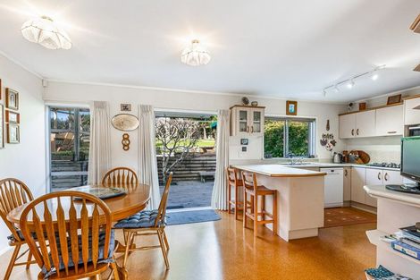 Photo of property in 22 Opanuku Road, Henderson Valley, Auckland, 0612