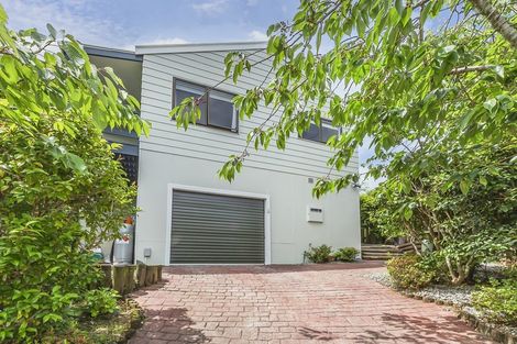 Photo of property in 6 Sasanqua Way, Crofton Downs, Wellington, 6035