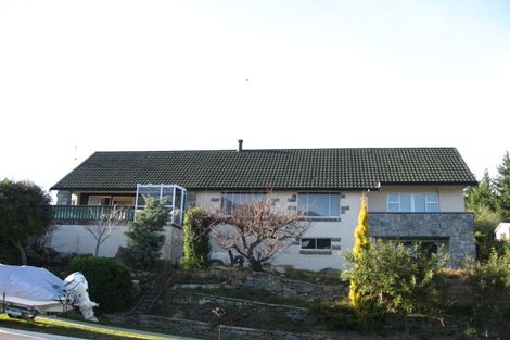 Photo of property in 11 Poplar Drive, Kelvin Heights, Queenstown, 9300