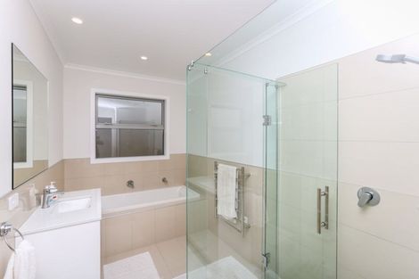 Photo of property in 6 Fern Lane, Whalers Gate, New Plymouth, 4310
