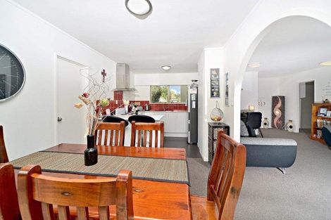 Photo of property in 21b Sunnypark Avenue, Rosehill, Papakura, 2113