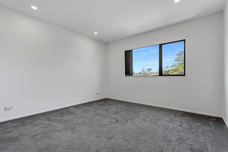 Photo of property in 18a Riverpark Crescent, Henderson, Auckland, 0610
