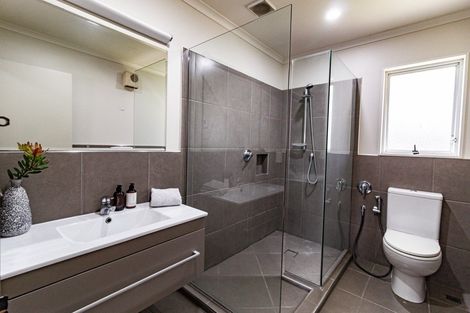 Photo of property in 1 Collier Place, Saint Johns Hill, Whanganui, 4501