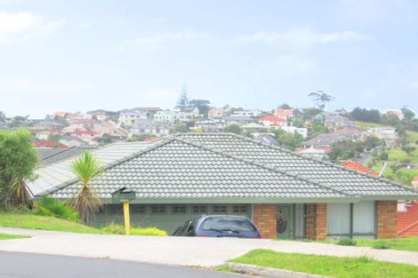 Photo of property in 9 Carrowmore, Pinehill, Auckland, 0632