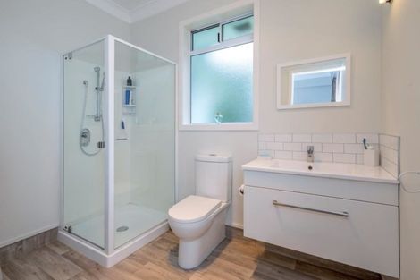 Photo of property in 395 Te Moana Road, Waikanae, 5036