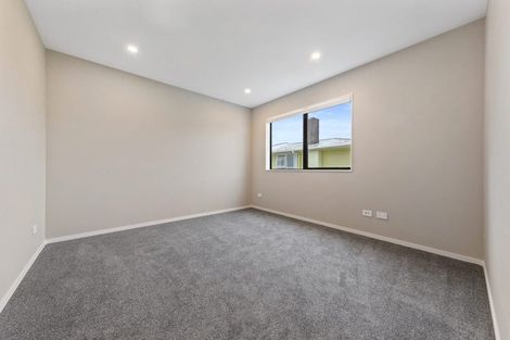 Photo of property in 47a Gossamer Drive, Pakuranga Heights, Auckland, 2010