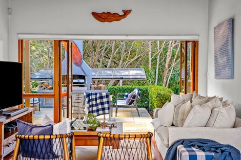 Photo of property in 417 Leigh Road, Whangateau, 0985