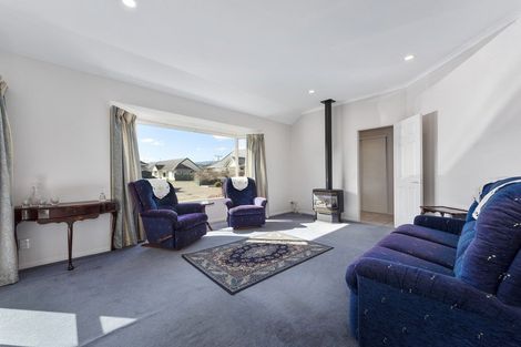 Photo of property in 3 Millwood Place, Silverstream, Upper Hutt, 5019