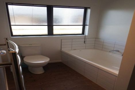 Photo of property in 379 One Tree Point Road, One Tree Point, 0118