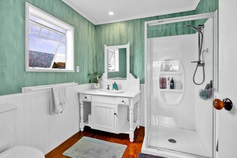 Photo of property in 77 Govett Avenue, Frankleigh Park, New Plymouth, 4310