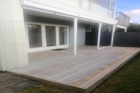 Photo of property in 1/613 Glenfield Road, Totara Vale, Auckland, 0629