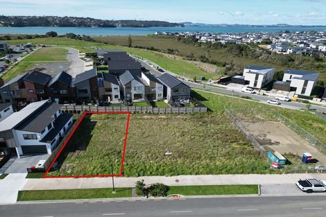 Photo of property in 6 Pukeko Road, Hobsonville, 0616