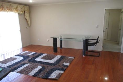 Photo of property in 12 Ballydonegan Rise, East Tamaki, Auckland, 2013