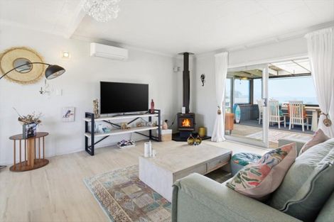 Photo of property in 21 Whenuariri Place, Maketu, Te Puke, 3189