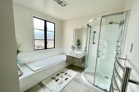 Photo of property in 15 Hoyte Place, Pukehangi, Rotorua, 3015