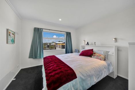 Photo of property in 11 Keene Drive, Bell Block, New Plymouth, 4312