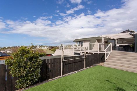 Photo of property in 1/12 Patmos Place, Mount Pleasant, Christchurch, 8081