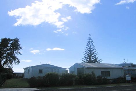Photo of property in 195 Seaforth Road, Waihi Beach, 3611