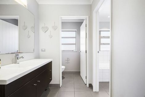 Photo of property in 3 Blakewell Lane, Dinsdale, Hamilton, 3204