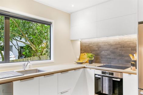 Photo of property in 24 Rimu Road, Oratia, Auckland, 0604