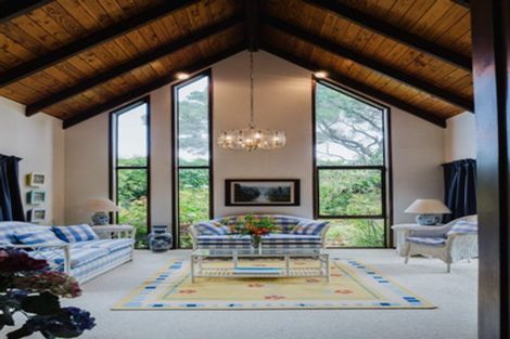 Photo of property in 11 Chelverton Terrace, Red Beach, 0932