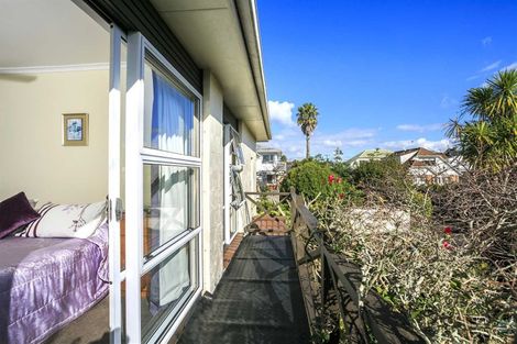 Photo of property in 2/4 Frater Avenue, Milford, Auckland, 0620