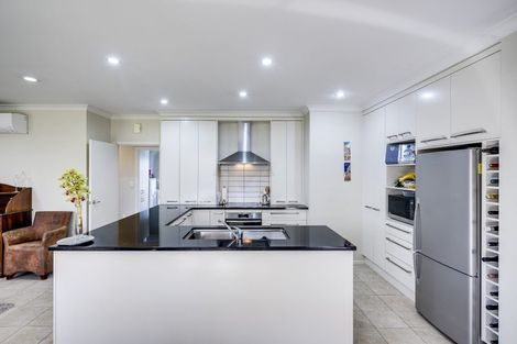 Photo of property in 5 Waimea Way, Poraiti, Napier, 4112