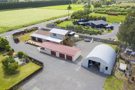 Photo of property in 55 Waikawa Beach Road, Manakau, Levin, 5573