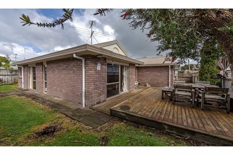 Photo of property in 2/919 Whangaparaoa Road, Manly, Whangaparaoa, 0930