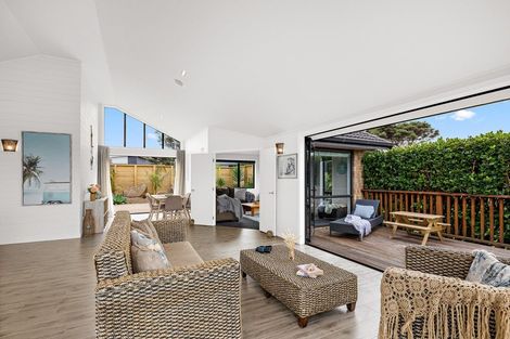 Photo of property in 68 Omana Avenue, Shelly Beach, Helensville, 0874