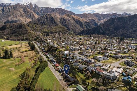 Photo of property in 61 Mcdonnell Road, Arrowtown, 9302