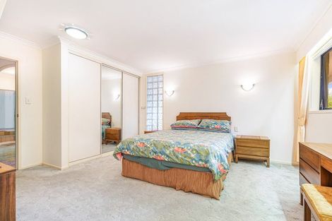 Photo of property in 5 Clearwater Cove, West Harbour, Auckland, 0618