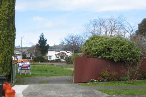 Photo of property in 2/12 Bennelong Place, Havelock North, 4130