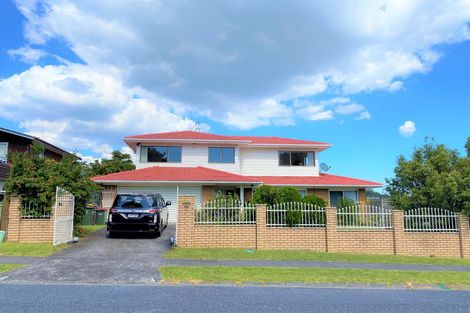 Photo of property in 16 Oliver Twist Avenue, Mellons Bay, Auckland, 2014
