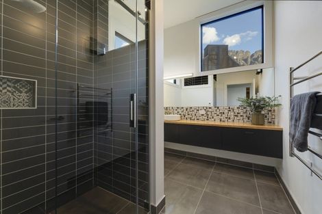 Photo of property in 2 Falconer Rise, Jacks Point, Queenstown, 9371